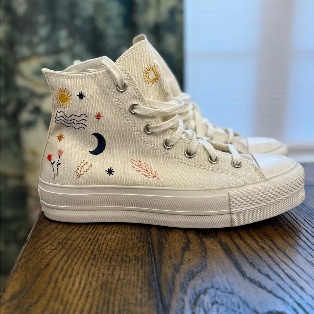 Converse Chuck Taylor All Star Lift Platform 'It's Okay To Wonder' Size 9